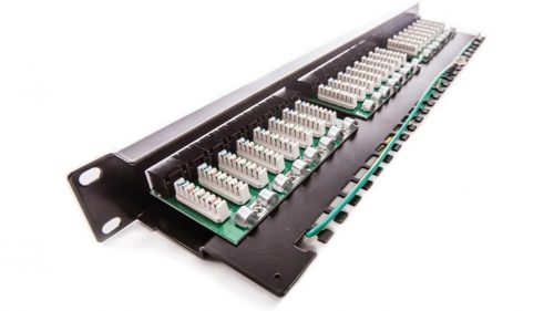 Patch panel, 24 port, CAT5e, kábeltartóval (RACKLPP120)